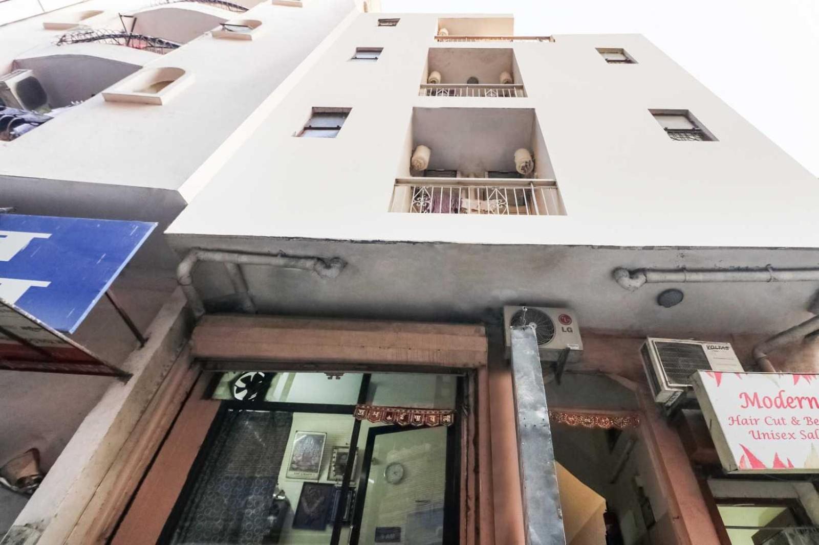 Hotel O Chandu Inn Új-Delhi Kültér fotó